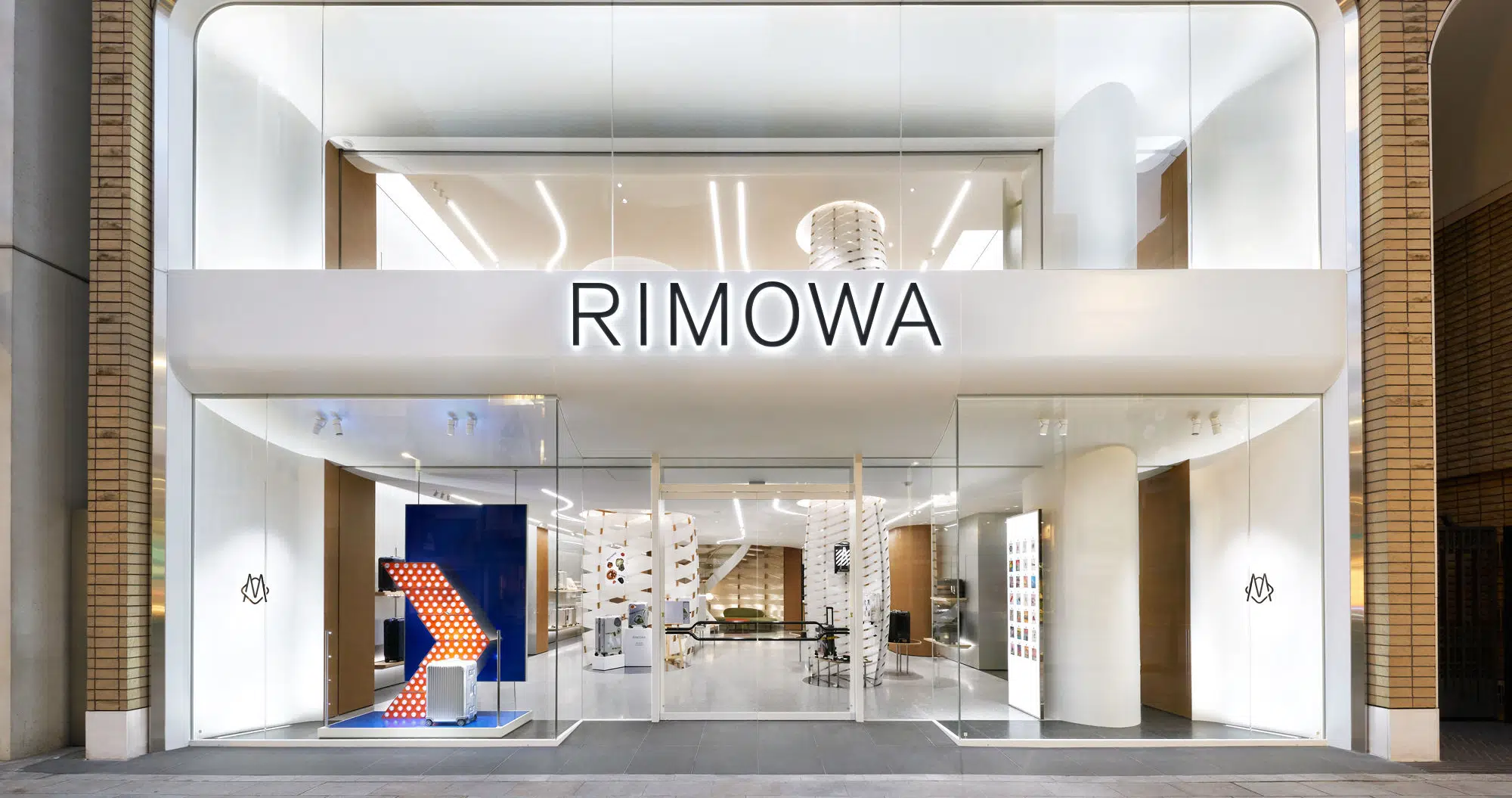 Banner 1 - RIMOWA France Boutique