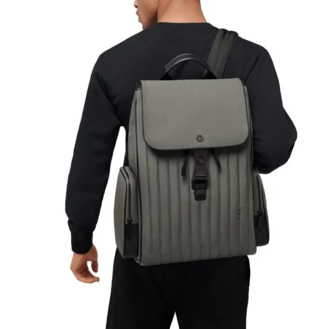 Grand sac à dos à rabat en nylon et cuir