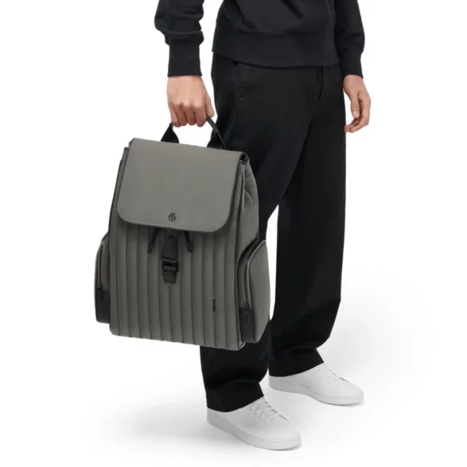 Grand sac à dos à rabat en nylon et cuir