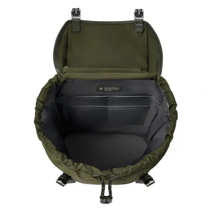 Sac à dos Signature Flap en nylon ECONYL®