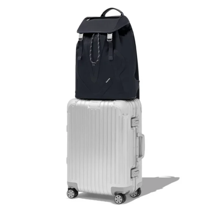Sac à dos Signature Flap en nylon ECONYL® Sac à dos Signature Flap en nylon ECONYL®