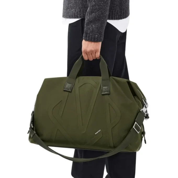 Signature en nylon ECONYL® Sacs de voyage Signature en nylon ECONYL® Sacs de voyage